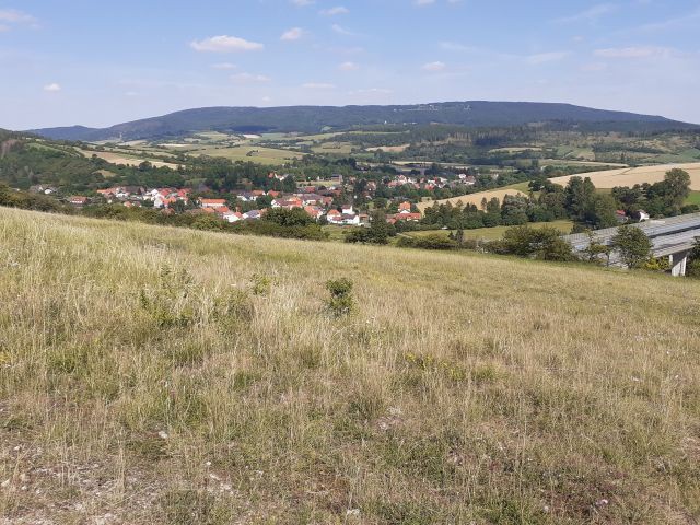 Blick auf Walburg und Hoher Meißner