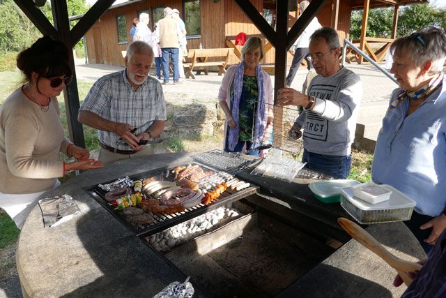 ...warten auf Gegrilltes