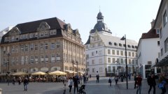 Rathausplatz mit Gymnasium  Theodorianum. (DSCF0686web.jpg)