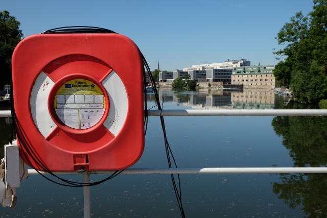 011 Sicherheit an der Schleuse